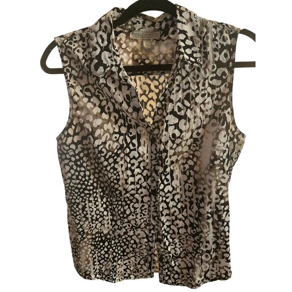Dana Buchman Tops - Dana Bachman Button-Up Top